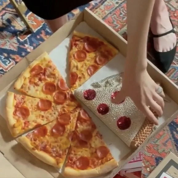 NWT RARE KATE SPADE 3D CRYSTAL PIZZA SLICE CROSSBODY BAG PURSE - Picture 5 of 11